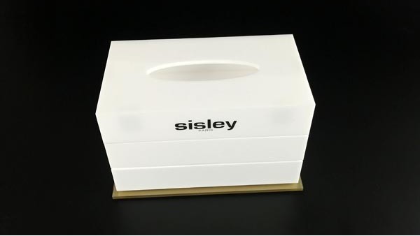 博藝展示的亞克力紙巾盒優勢和特點？